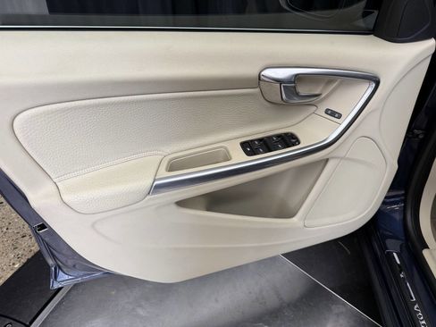 Used 2012 Volvo S60 T5 image 16