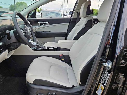 Certified 2024 Kia Sportage EX image 10