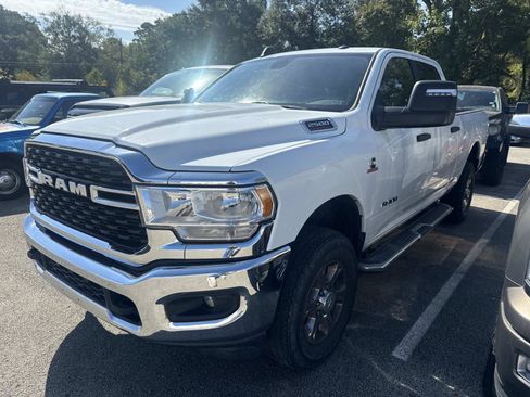 Used 2024 RAM 2500 Big Horn AWD/4WD image 2