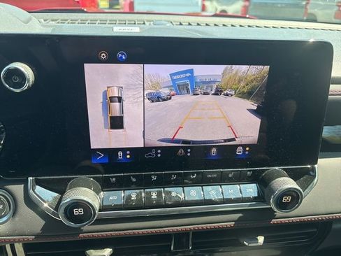 Used 2024 Chevrolet Colorado Z71 w/ Z71 Convenience Package 2 image 45