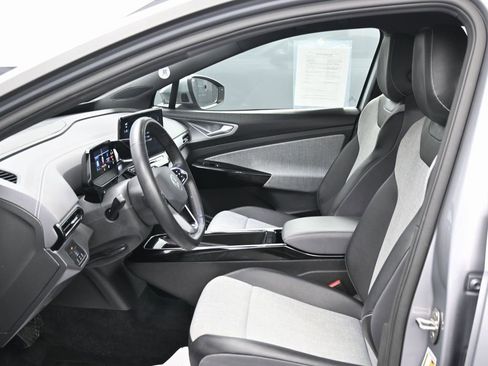 Used 2023 Volkswagen ID.4 Pro image 16