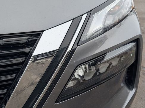 Used 2021 Nissan Rogue S image 9