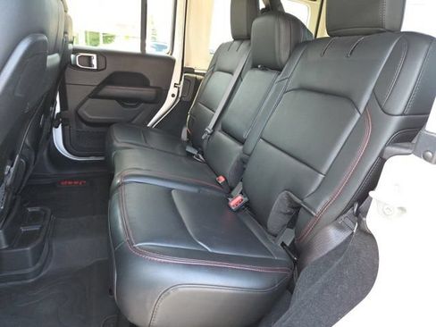 Used 2024 Jeep Wrangler Unlimited Rubicon AWD/4WD image 14