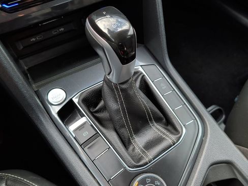 Used 2024 Volkswagen Tiguan SE AWD/4WD image 24
