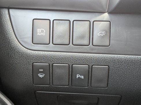Used 2019 Toyota Highlander Limited AWD/4WD image 18