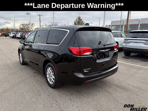 New 2026 Chrysler Voyager LX image 5