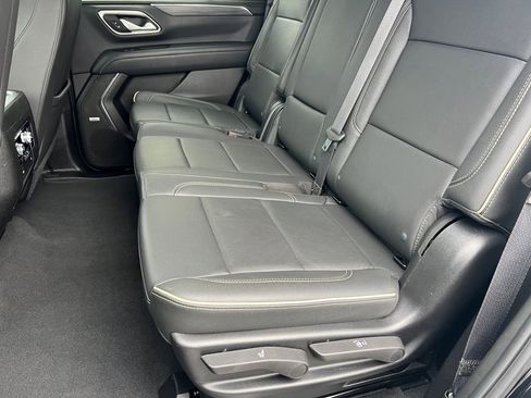 Used 2024 GMC Yukon SLT AWD/4WD image 11