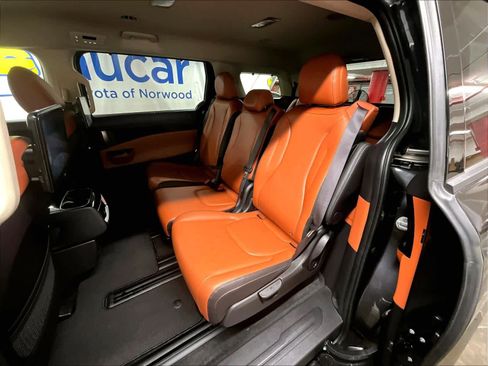 Used 2024 Kia Carnival SX image 15