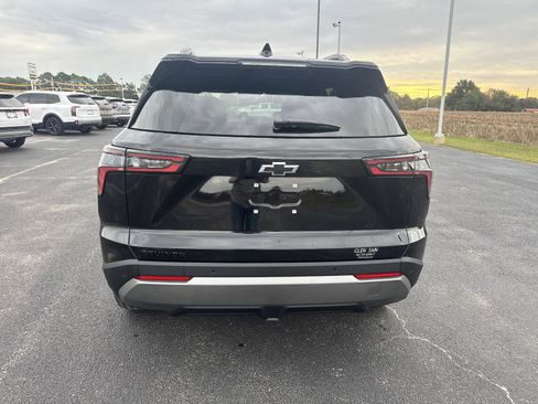 New 2026 Chevrolet Equinox LT w/ Convenience Package II image 4