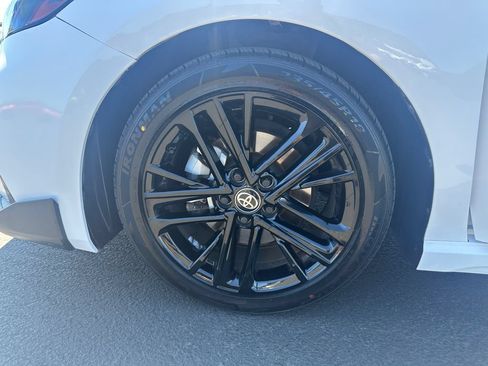 Used 2025 Toyota Camry SE FWD image 12