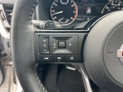 Used 2021 Nissan Rogue SL image 15