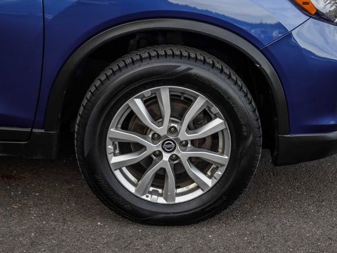 Used 2017 Nissan Rogue SV w/ SV Premium Package image 7