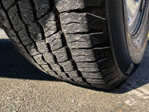 Used 2017 Chevrolet Express 2500 image 28