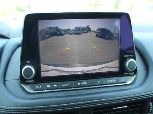Used 2022 Nissan Rogue S FWD image 16
