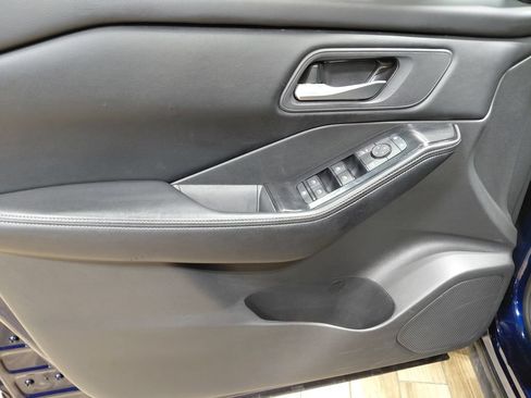 Used 2025 Nissan Rogue SV AWD/4WD image 34