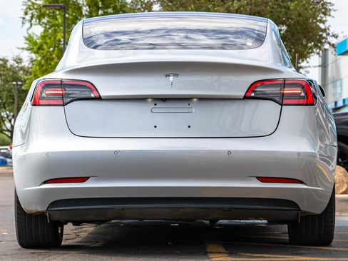 Used 2018 Tesla Model 3 Long Range RWD image 5