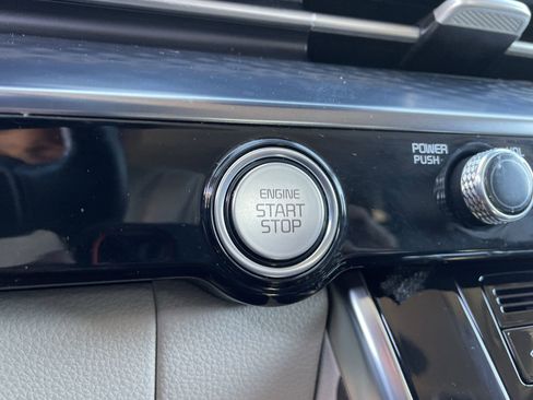 Certified 2022 Kia Carnival SX Prestige image 34