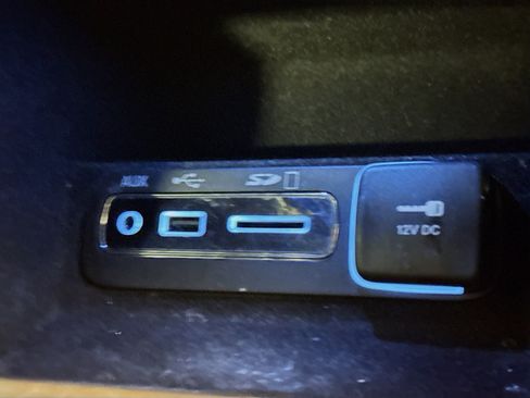 Used 2017 Jeep Grand Cherokee Altitude RWD image 41