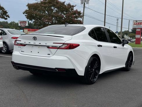 Used 2026 Toyota Camry Hybrid w/ Convenience Package FWD image 23