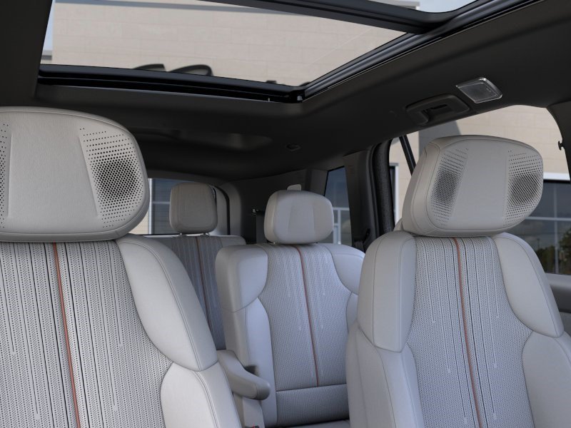 New 2027 Cadillac Vistiq Premium Luxury w/ LPO, Floor Liner Package AWD/4WD image 24
