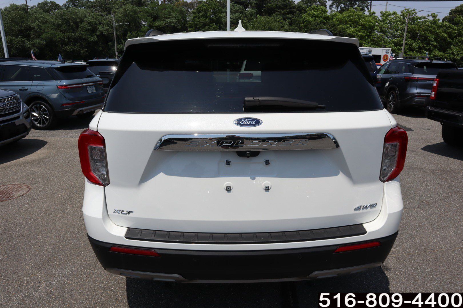 Used 2022 Ford Explorer XLT w/ Equipment Group 202A AWD/4WD image 6