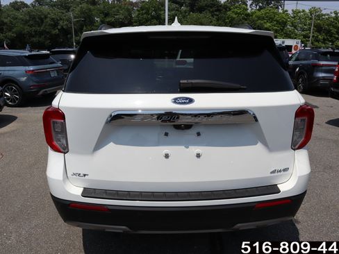 Used 2022 Ford Explorer XLT w/ Equipment Group 202A AWD/4WD image 6