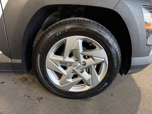 Used 2024 Hyundai Kona SE image 7