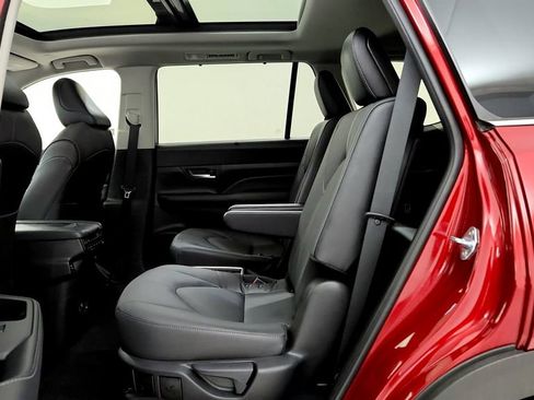 Certified 2025 Toyota Grand Highlander AWD image 21