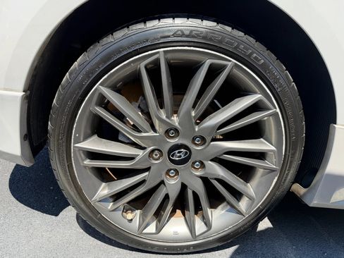 Used 2013 Hyundai Veloster RE:MIX Edition FWD image 35