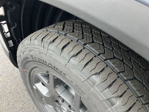 New 2025 Honda Pilot TrailSport image 12