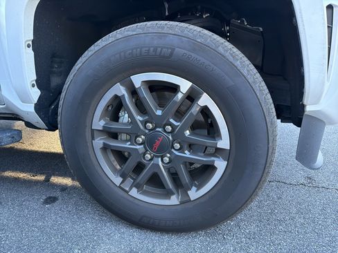 Used 2024 Toyota Tacoma TRD Sport image 14