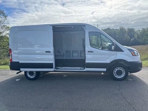 New 2025 Ford Transit 250 148 Medium Roof image 46