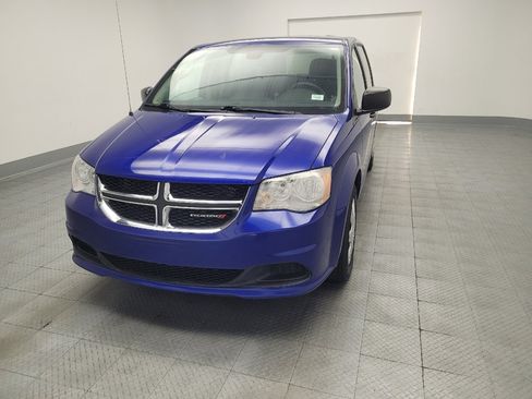 Used 2019 Dodge Grand Caravan SE w/ UConnect Hands-Free Group FWD image 15