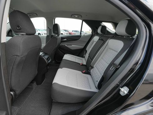 Used 2022 Chevrolet Equinox LS AWD/4WD image 19