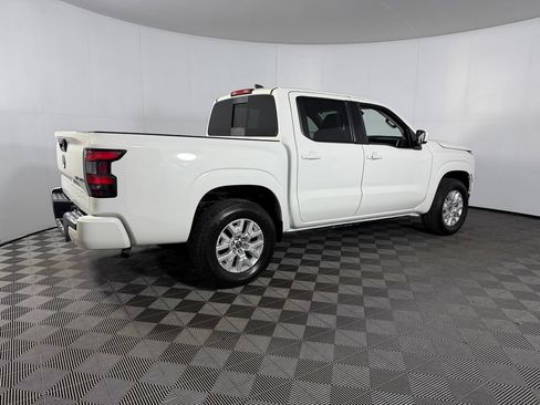Used 2024 Nissan Frontier SV w/ SV Convenience Package AWD/4WD image 8