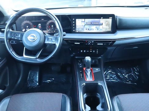 Used 2025 Nissan Kicks SR FWD image 28