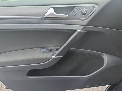Used 2018 Volkswagen GTI S FWD image 25