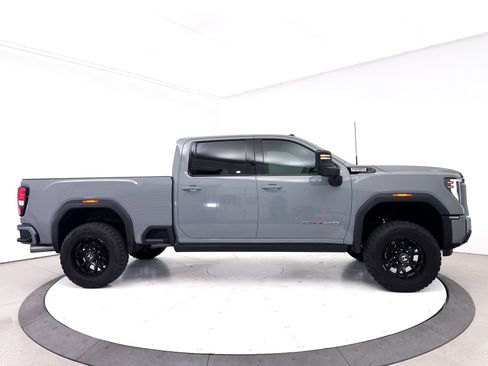 Used 2024 GMC Sierra 2500 AT4 w/ AT4 Premium Plus Package AWD/4WD image 42