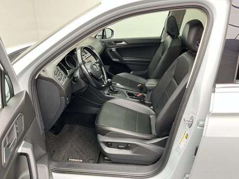 Used 2019 Volkswagen Tiguan SEL Premium R-Line FWD image 3