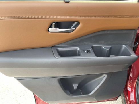 New 2026 Nissan Pathfinder Platinum w/ Lighting Package AWD/4WD image 20