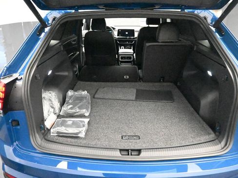 New 2026 Volkswagen Atlas Cross Sport SE FWD image 23