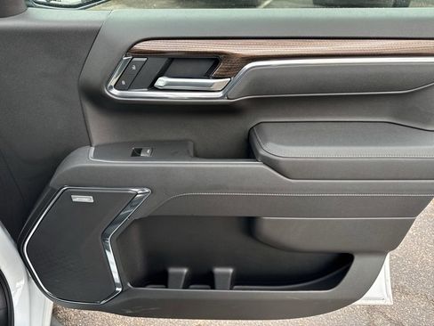 Used 2025 Chevrolet Silverado 1500 LT Trail Boss w/ Convenience Package II AWD/4WD image 34