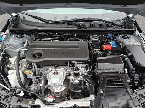 Used 2025 Honda Civic Sport image 28