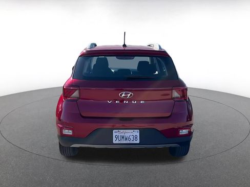 Used 2025 Hyundai Venue SEL image 12