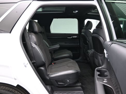 Used 2025 Hyundai Palisade Calligraphy image 12