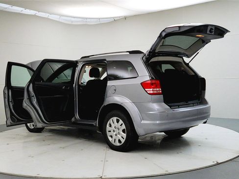 Used 2020 Dodge Journey SE image 12