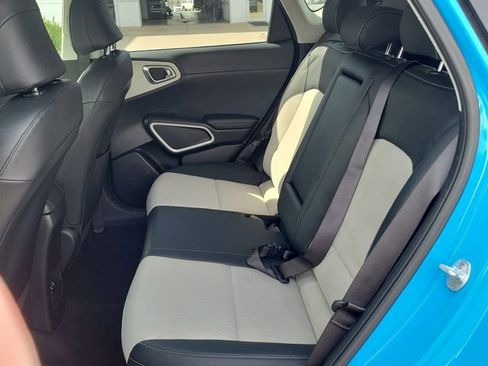 Used 2023 Kia Soul GT-Line image 6