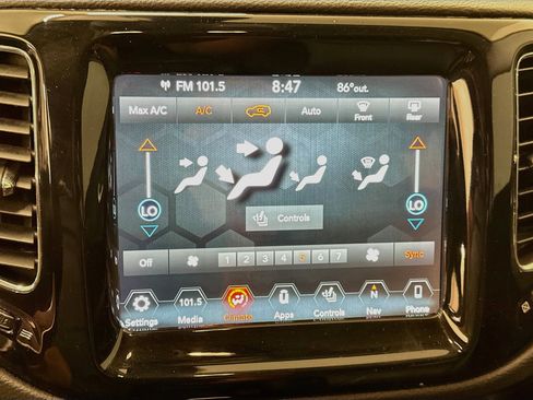 Used 2018 Jeep Compass Limited w/ Navigation Group AWD/4WD image 24