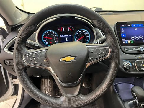 Used 2025 Chevrolet Malibu LS FWD image 22