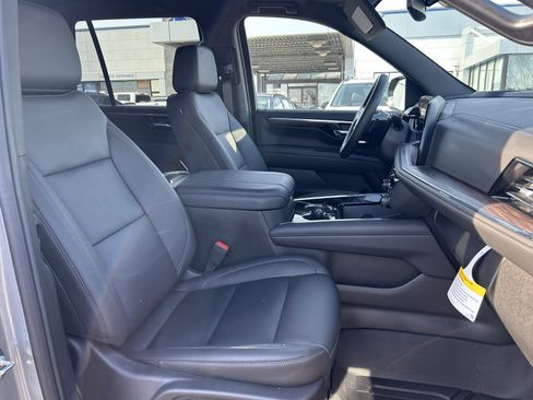 Used 2025 Chevrolet Tahoe LT w/ Comfort Package image 26